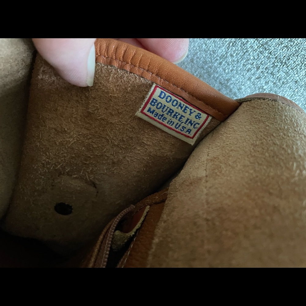 Dooney & Bourke All Weather 2 Duck, Vintage. Pebble Leather. Dark Tan. Like New! - Picture 7 of 15